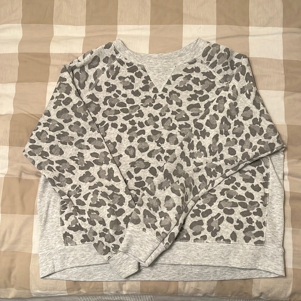Leopard print crew neck